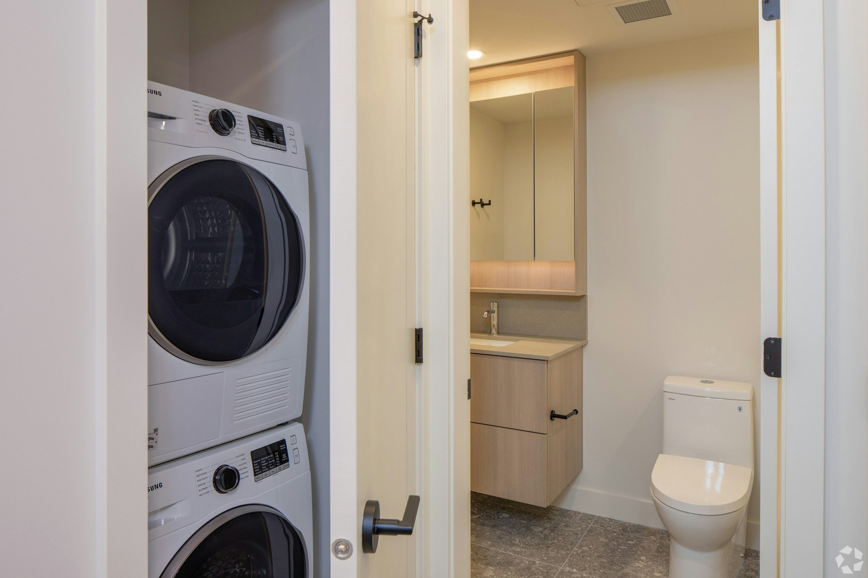 0704-9873 King George Boulevard, Surrey, BC, V3T 0T2 - 8