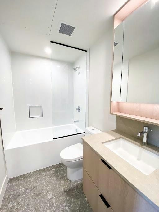 0704-9873 King George Boulevard, Surrey, BC, V3T 0T2 - 5