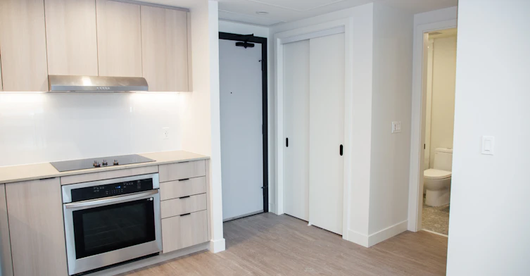 1603-9873 King George Boulevard, Surrey, BC, V3T 0T2 - 11
