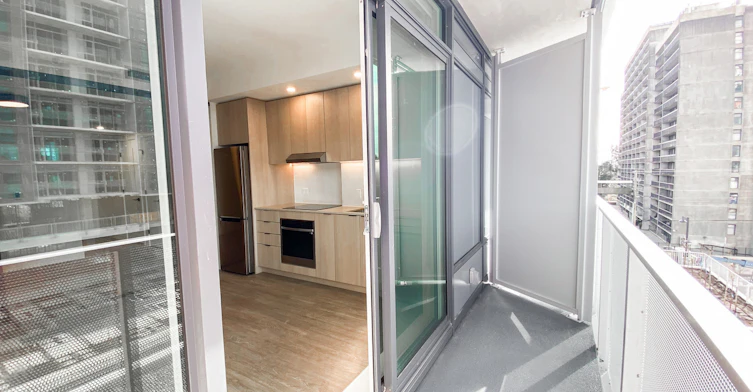 1114-9873 King George Boulevard, Surrey, BC, V3T 0T2 - 9