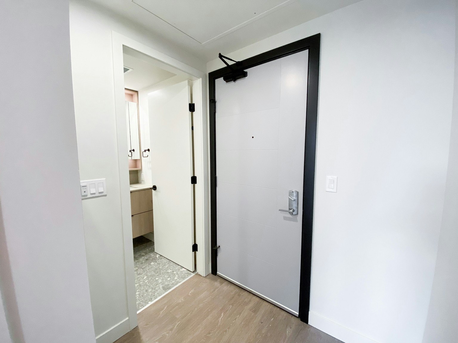 1210-9873 King George Boulevard, Surrey, BC, V3T 0T2 - 2