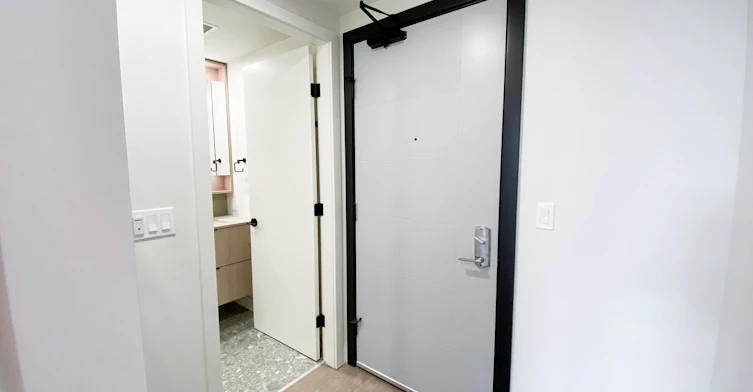 1210-9873 King George Boulevard, Surrey, BC, V3T 0T2 - 2