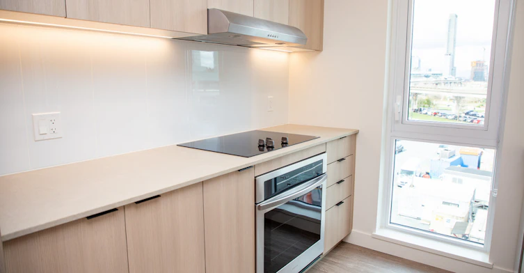 202-9873 King George Boulevard, Surrey, BC, V3T 0T2 - 3
