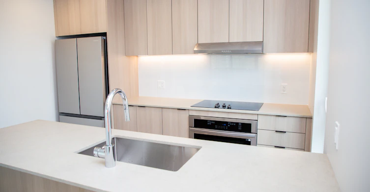 202-9873 King George Boulevard, Surrey, BC, V3T 0T2 - 5