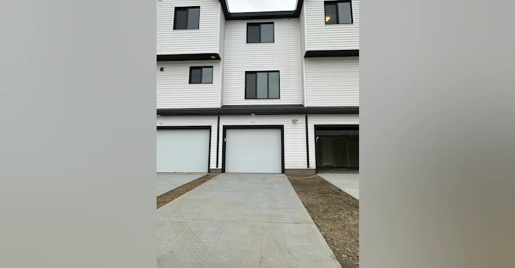 1164 Aster Boulevard NW, Edmonton, AB, T6T 2T9 - 3