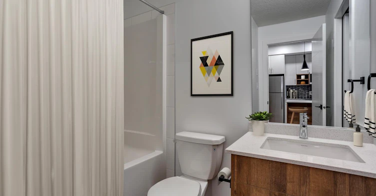 7604 108 Street NW, Edmonton, AB, T6E 1L9 - 5