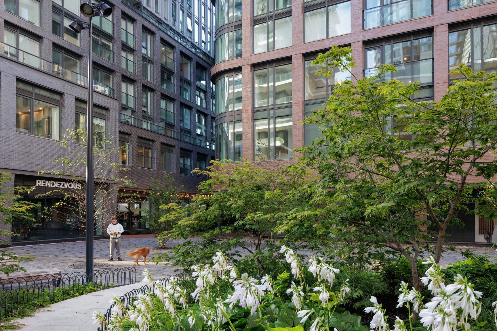 W0909-30 Mutual Street, Toronto, ON, M5B 2A7 - 98