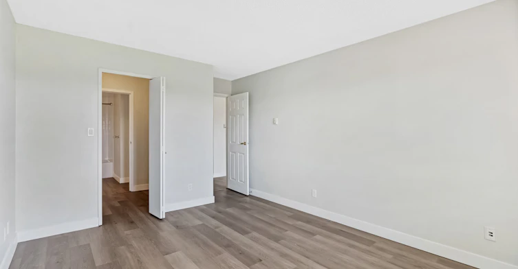 8040 Blundell Road, Richmond, BC, V6Y 1J8 - 7