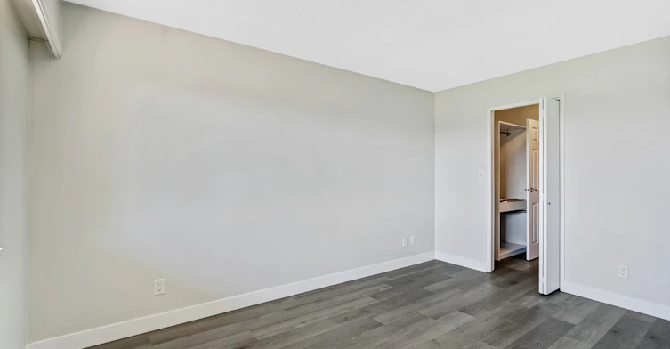 8040 Blundell Road, Richmond, BC, V6Y 1J8 - 8