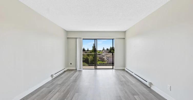 8040 Blundell Road, Richmond, BC, V6Y 1J8 - 12