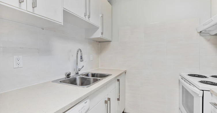8040 Blundell Road, Richmond, BC, V6Y 1J8 - 16