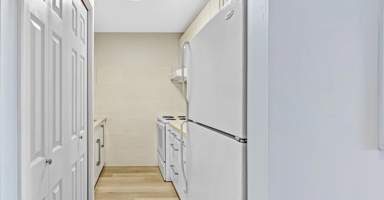 8040 Blundell Road, Richmond, BC, V6Y 1J8 - 18