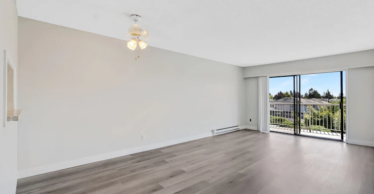 8040 Blundell Road, Richmond, BC, V6Y 1J8 - 39