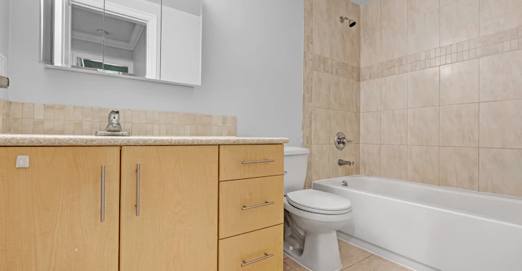 8040 Blundell Road, Richmond, BC, V6Y 1J8 - 16