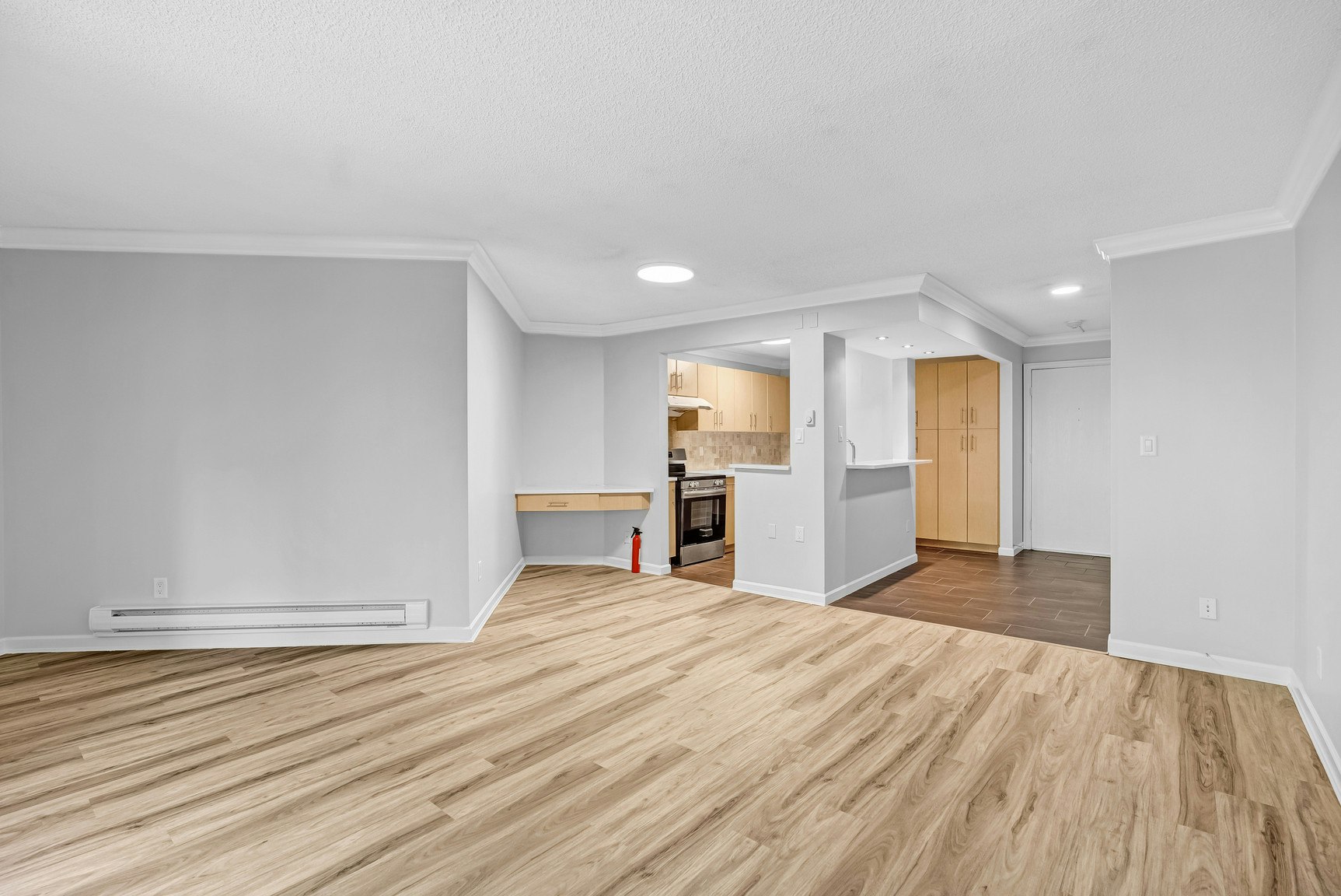 8040 Blundell Road, Richmond, BC, V6Y 1J8 - 9