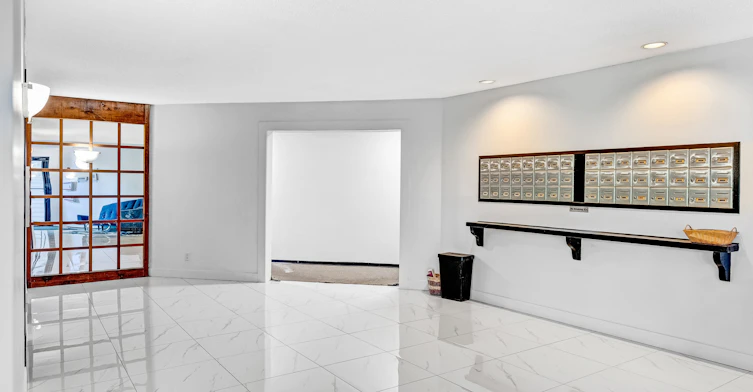 8040 Blundell Road, Richmond, BC, V6Y 1J8 - 7
