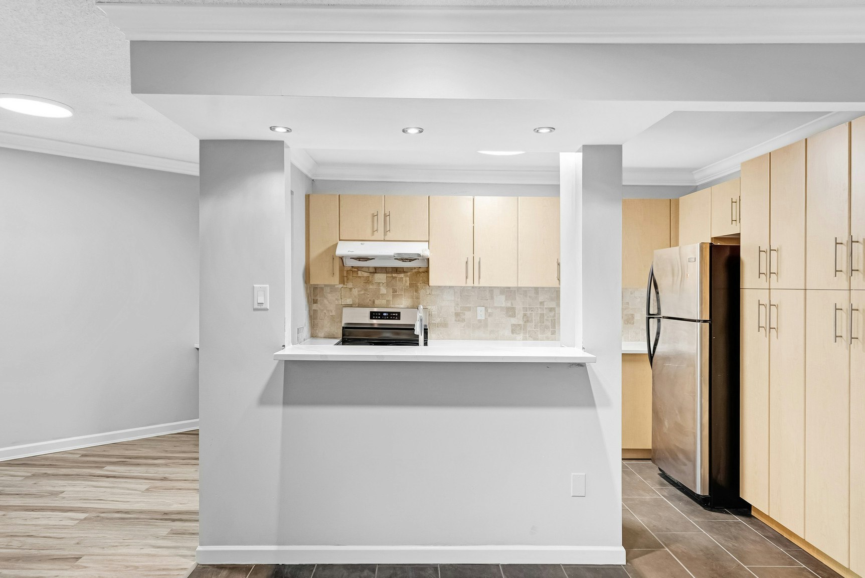 8040 Blundell Road, Richmond, BC, V6Y 1J8 - 4