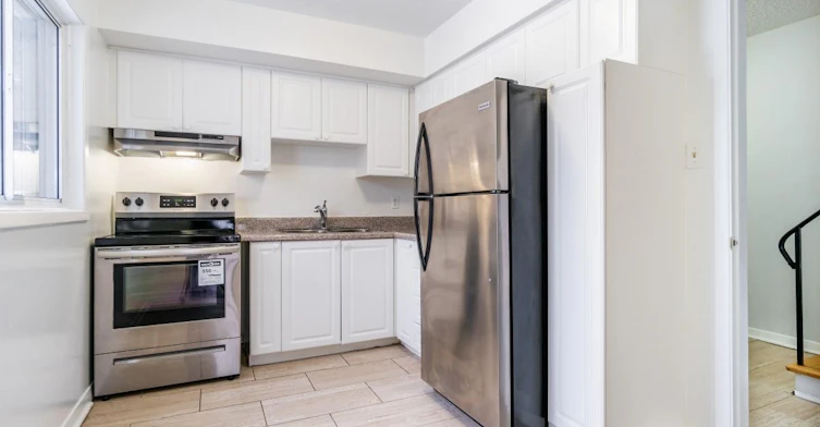 282 Silverstone Drive, Toronto, ON, M9V 3J4 - 5