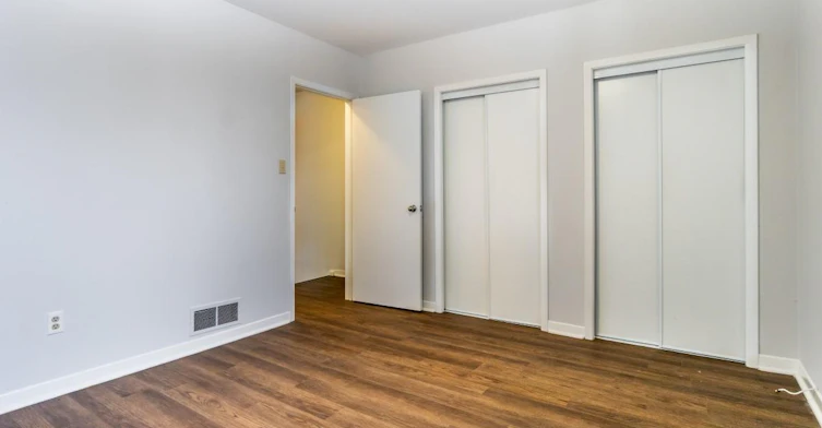 282 Silverstone Drive, Toronto, ON, M9V 3J4 - 10