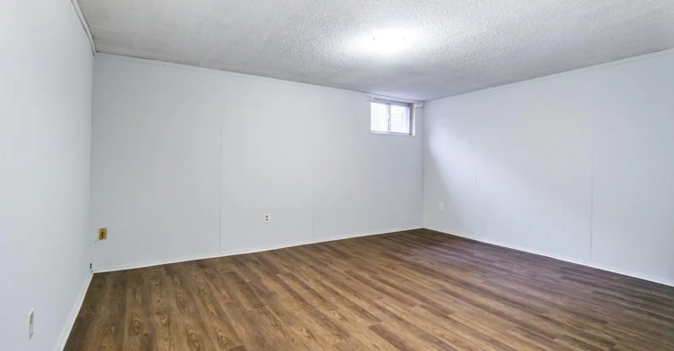 282 Silverstone Drive, Toronto, ON, M9V 3J4 - 11