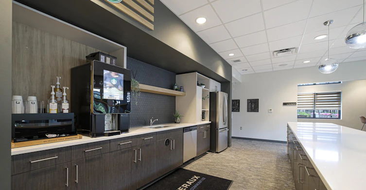 701-213-703 Sterling Lyon Parkway, Winnipeg, MB, R3P 2T7 - 21