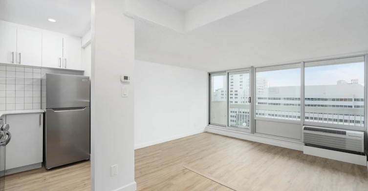 308-2100 De Maisonneuve Boulevard West, Montréal, QC, H3H 1K6 - 3