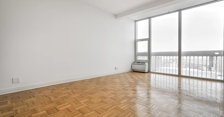 210-2100 De Maisonneuve Boulevard West, Montréal, QC, H3H 1K6 - 3