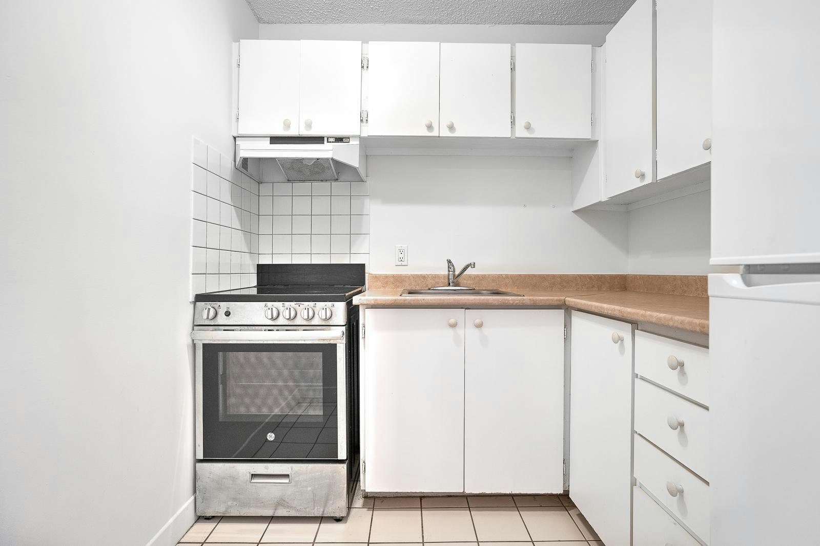714-2100 De Maisonneuve Boulevard West, Montréal, QC, H3H 1K6