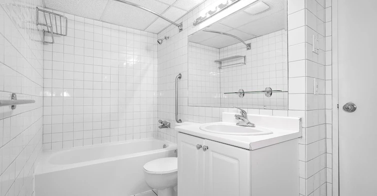 714-2100 De Maisonneuve Boulevard West, Montréal, QC, H3H 1K6 - 5
