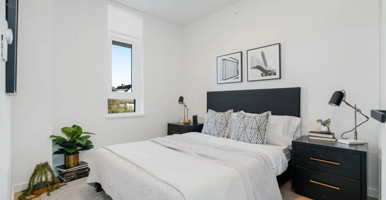 1649 E Broadway, Vancouver, BC, V5N 0J4 - 8