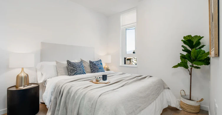 1649 E Broadway, Vancouver, BC, V5N 0J4 - 6
