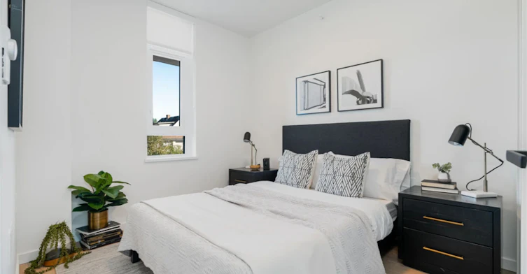 1649 E Broadway, Vancouver, BC, V5N 0J4 - 8