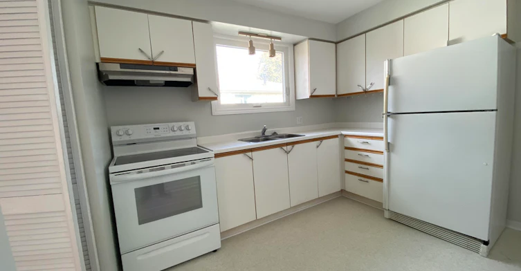 278 Owens Crescent, Kingston, ON, K7M 8H6 - 2