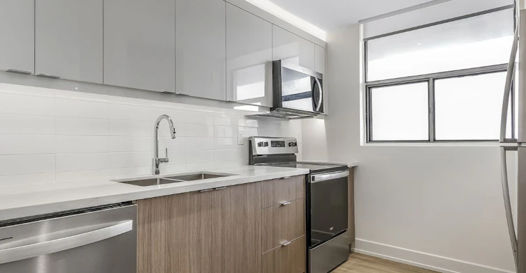 1002-8 Lomond Drive, Toronto, ON, M8X 2W3 - 3