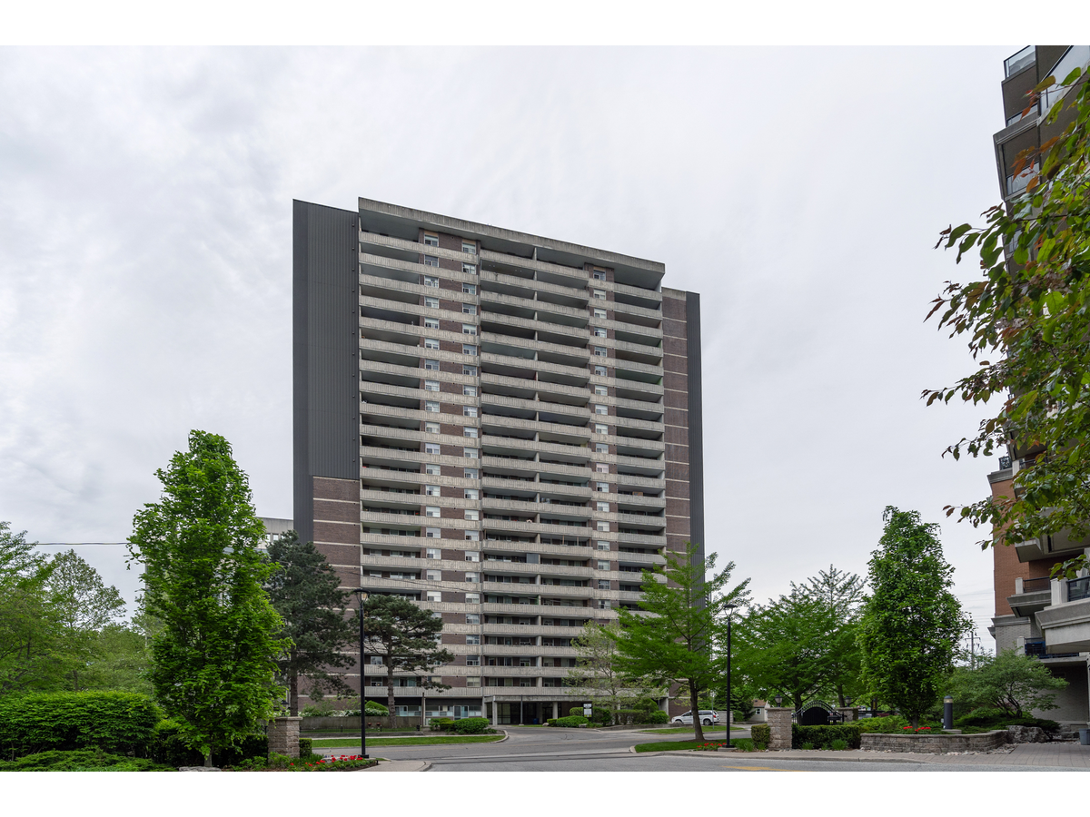 1002-8 Lomond Drive, Toronto, ON, M8X 2W3 - 11
