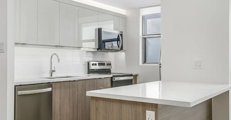 1002-8 Lomond Drive, Toronto, ON, M8X 2W3 - 2
