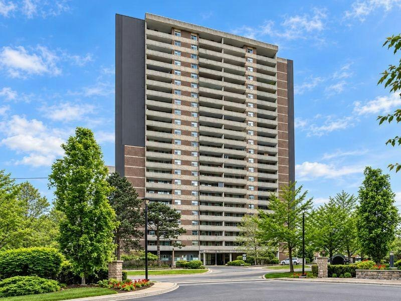 1908-8 Lomond Drive, Toronto, ON, M8X 2W3 - 10