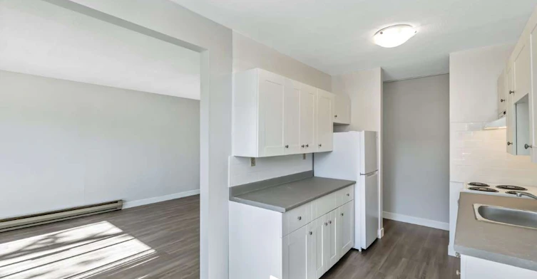 3244 Quadra Street, Saanich, BC, V8X 1G2 - 11