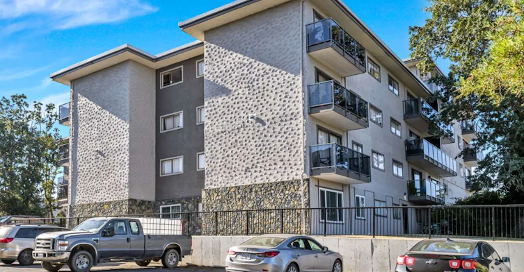 3244 Quadra Street, Saanich, BC, V8X 1G2 - 5