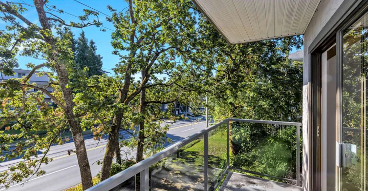 3244 Quadra Street, Saanich, BC, V8X 1G2 - 8