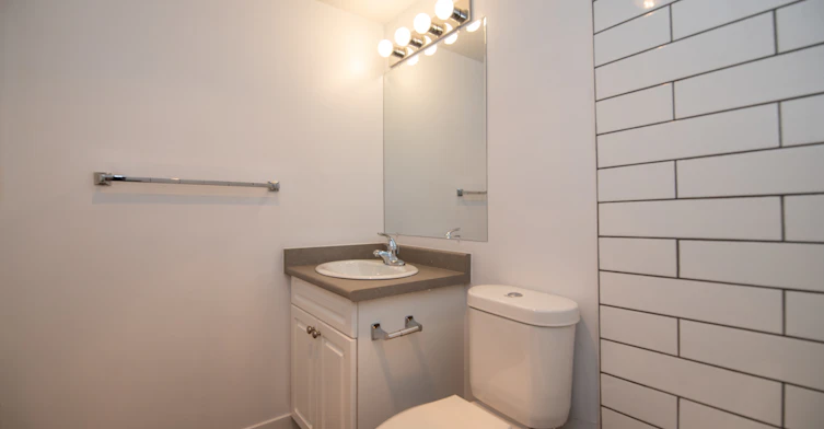 3244 Quadra Street, Saanich, BC, V8X 1G2 - 15