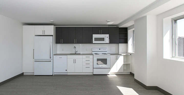 3605 Saint Urbain Rue, Montréal, QC, H2X 2P1 - 2
