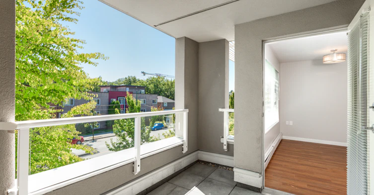 109-2475 West Broadway Street, Vancouver, BC, V6K 2E8 - 9