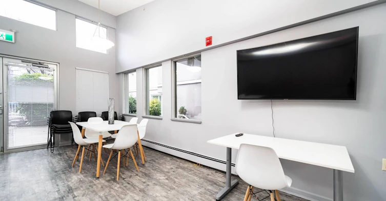 109-2475 West Broadway Street, Vancouver, BC, V6K 2E8 - 14