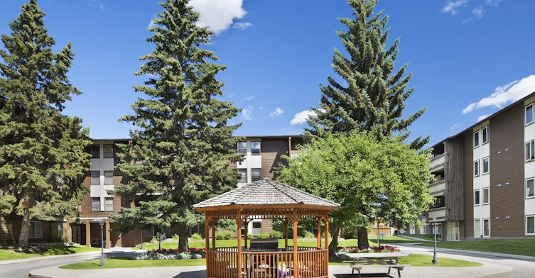 334-2528 66 Avenue SW, Calgary, AB, T3E 5K4 - 5