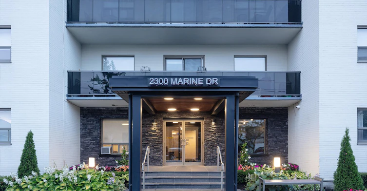 2300 Marine Drive, Oakville, ON, L6L 1C3
