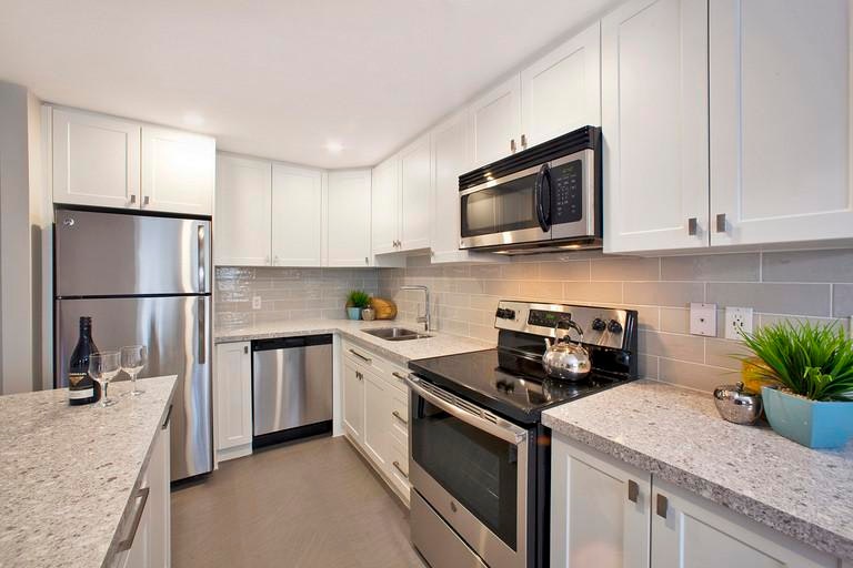 2300 Marine Drive, Oakville, ON, L6L 1C3 - 7