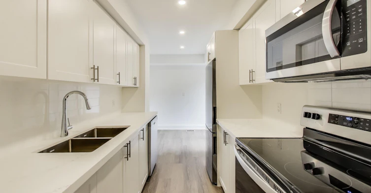 03-400 Woodsworth Road, Toronto, ON, M2L 2T9