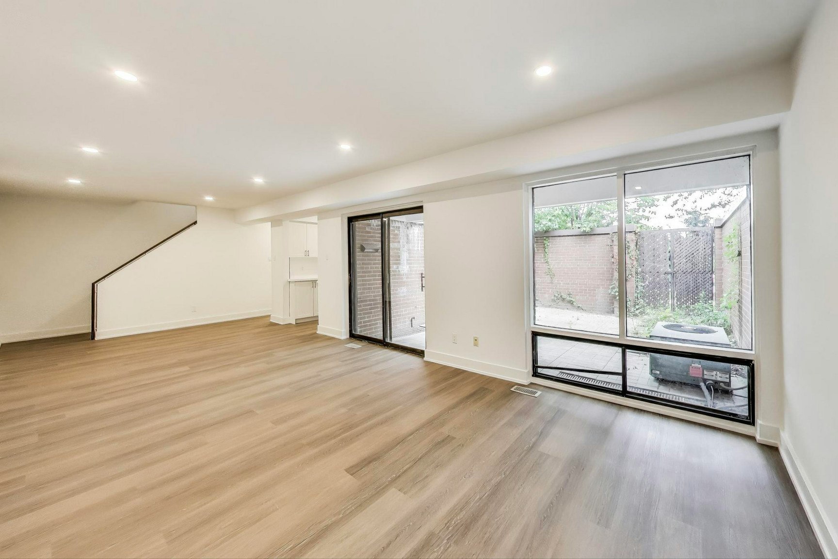 25-400 Woodsworth Road, Toronto, ON, M2L 2T9 - 4