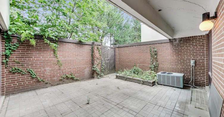 25-400 Woodsworth Road, Toronto, ON, M2L 2T9 - 23